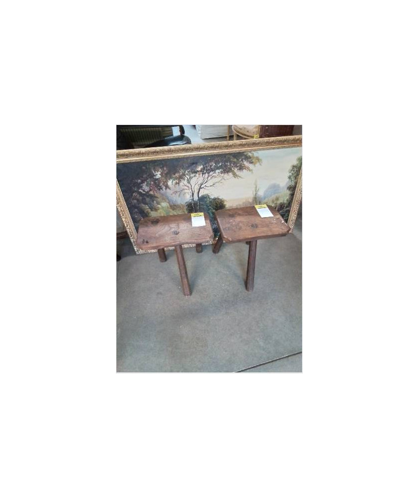 TABOURET TRIPODE BOIS STYLE BRUTALISTE XXE