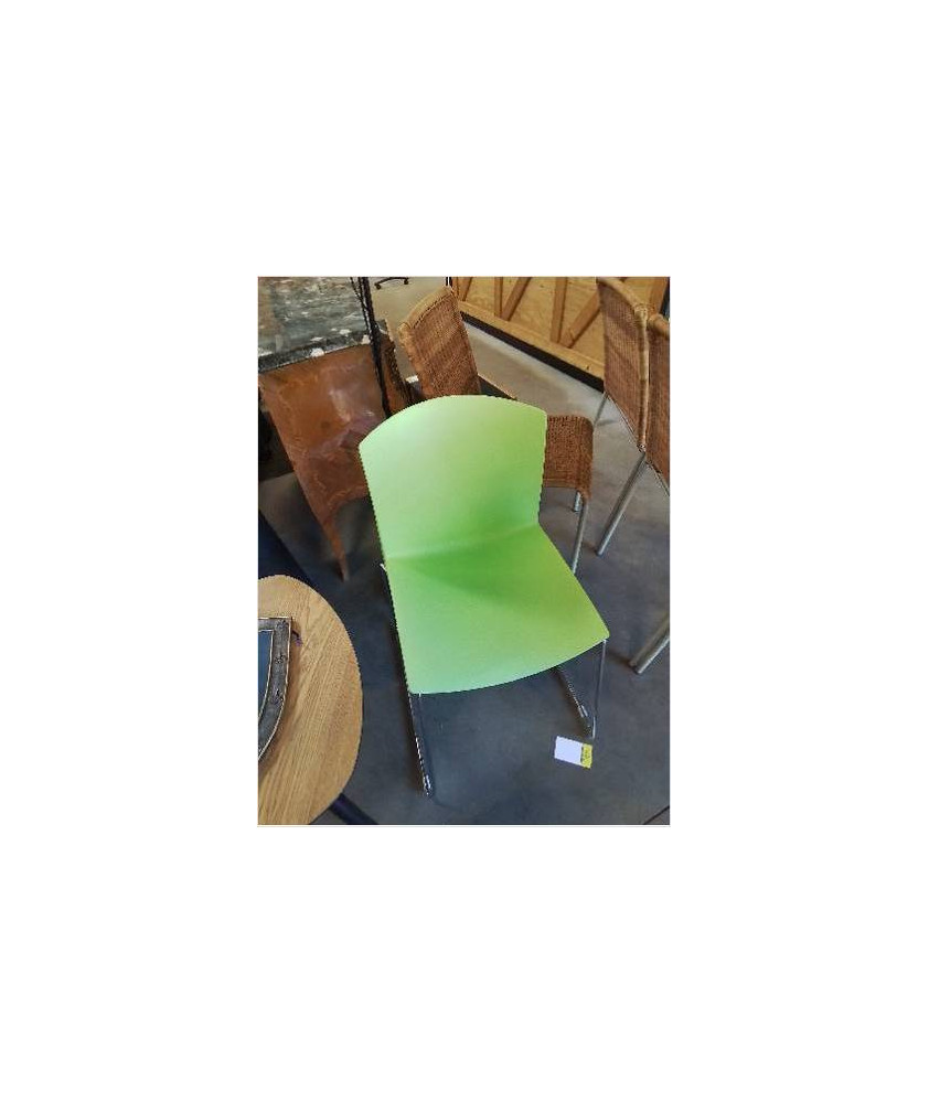 CHAISE PIÈTEMENT MÉTAL CHROME ASSISE RÉSINE VERT