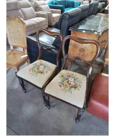 PAIRE DE CHAISES  ANGLAISES ACAJOU ASSISE  TISSU ECRU FLEURI  