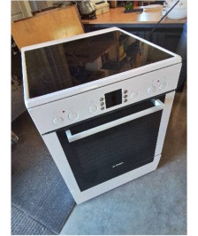 CUISINIÈRE ÉLECTRIQUE VITROCÉRAMIQUE BOSCH HCE853921F/01