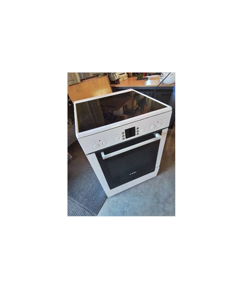 CUISINIÈRE ÉLECTRIQUE VITROCÉRAMIQUE BOSCH HCE853921F/01