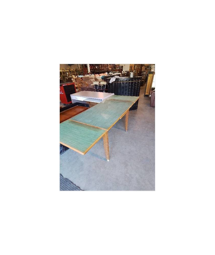 TABLE RECTANGULAIRE A RALLONGES PIÈTEMENT BOIS CLAIR PLATEAU BOIS GAINE VERT ANNÉES 50 TABLE RECTANGULAIRE A RALLONGES PIÈTEMENT BOIS CLAIR PLATEAU BOIS GAINE VERT ANNÉES 50