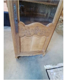 BONNETIÈRE VITRÉE CHENE SCULPTÉ AU PANIER 