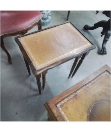 TABLES GIGOGNES DESSUS CUIR