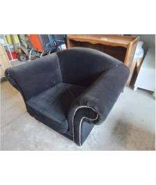 FAUTEUIL MICRO FIBRE NOIRE TYPE CHESTERFILD