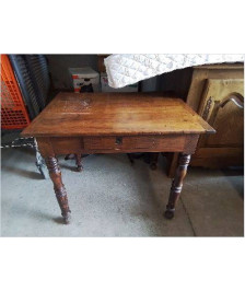 PETITE TABLE 