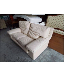 CANAPÉ DEUX PLACES CUIR BEIGE 