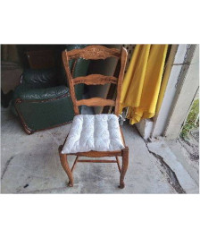 CHAISE AVEC COUSSIN D’ASSISE 