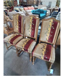 6 CHAISES BOIS CLAIR CINTRÉ A ENTRETOISE  TISSU JAUNE ROUGE AUX BLASONS ET TISSU FLEURI