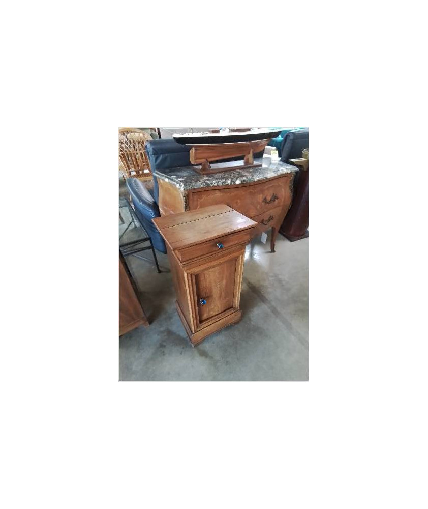 CHEVET BOIS MOULURÉ LOUIS PHILIPPE 1 TIROIR 1 PORTE POIGNÉES BLEU CHEVET BOIS MOULURÉ LOUIS PHILIPPE 1 TIROIR 1 PORTE POIGNÉES BLEU