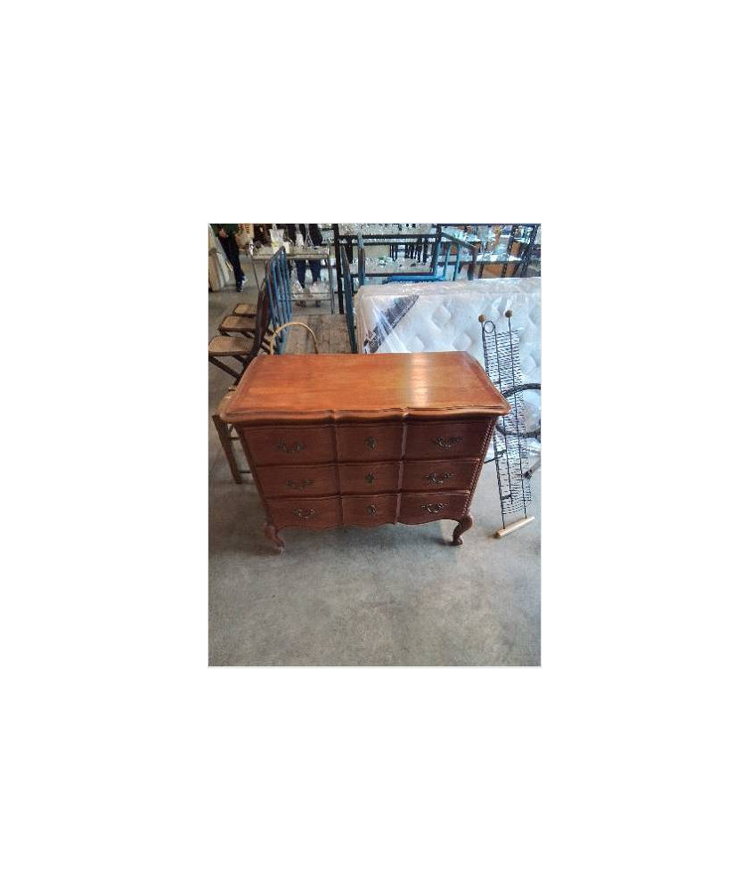 COMMODE A RESSAUT BOIS CLAIR 3 TIROIRS PIEDS CAMBRÉS STYLE LOUIS XV COMMODE A RESSAUT BOIS CLAIR 3 TIROIRS PIEDS CAMBRÉS STYLE LOUIS XV