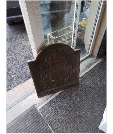 PLAQUE DE CHEMINÉE A LA COURONNE FONTE 65X58CM