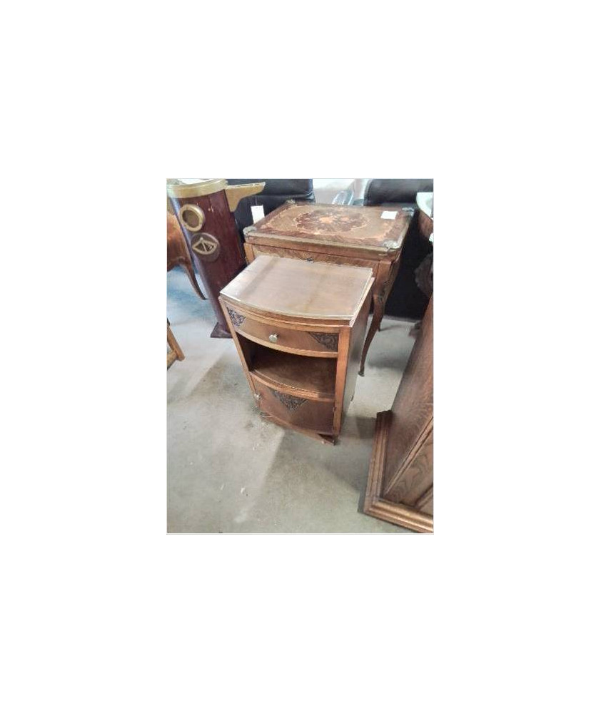 CHEVET 1 TIROIR 1 NICHE 1 PORTE BOIS GRAVÉ DESSUS PLATEAU VERRE ART DÉCO CHEVET 1 TIROIR 1 NICHE 1 PORTE BOIS GRAVÉ DESSUS PLATEAU VERRE ART DÉCO