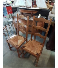 PARE DE CHAISES A ENTRETOISE BOIS PAILLÉ DOSSIER 3 BARREAUX CHANTOURNÉ 