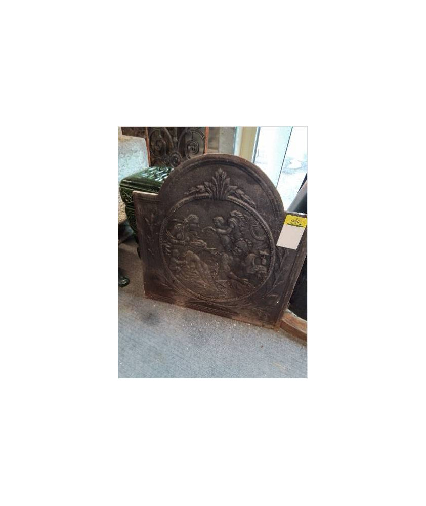 PLAQUE DE CHEMINÉE FONTE DÉCOR AU FORGERON ET AUX ANGELOTS 60X59CM PLAQUE DE CHEMINÉE FONTE DÉCOR AU FORGERON ET AUX ANGELOTS 60X59CM