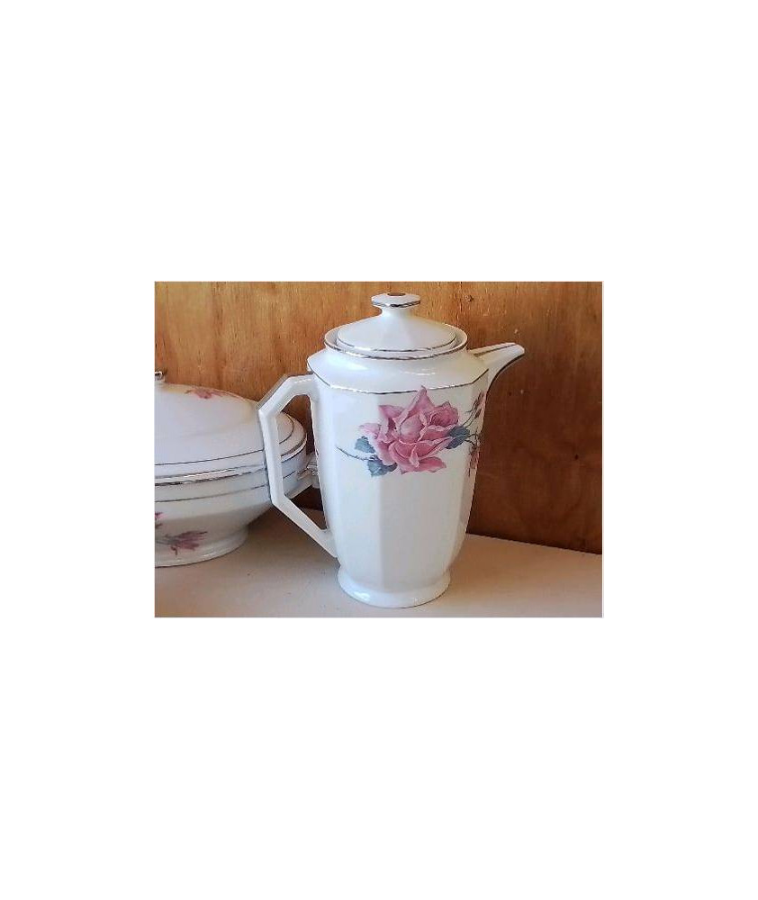 THÉIÈRE EN PORCELAINE 