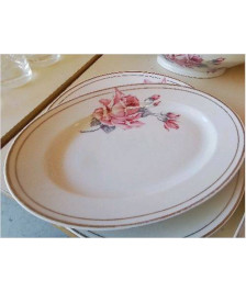 PLAT EN PORCELAINE 