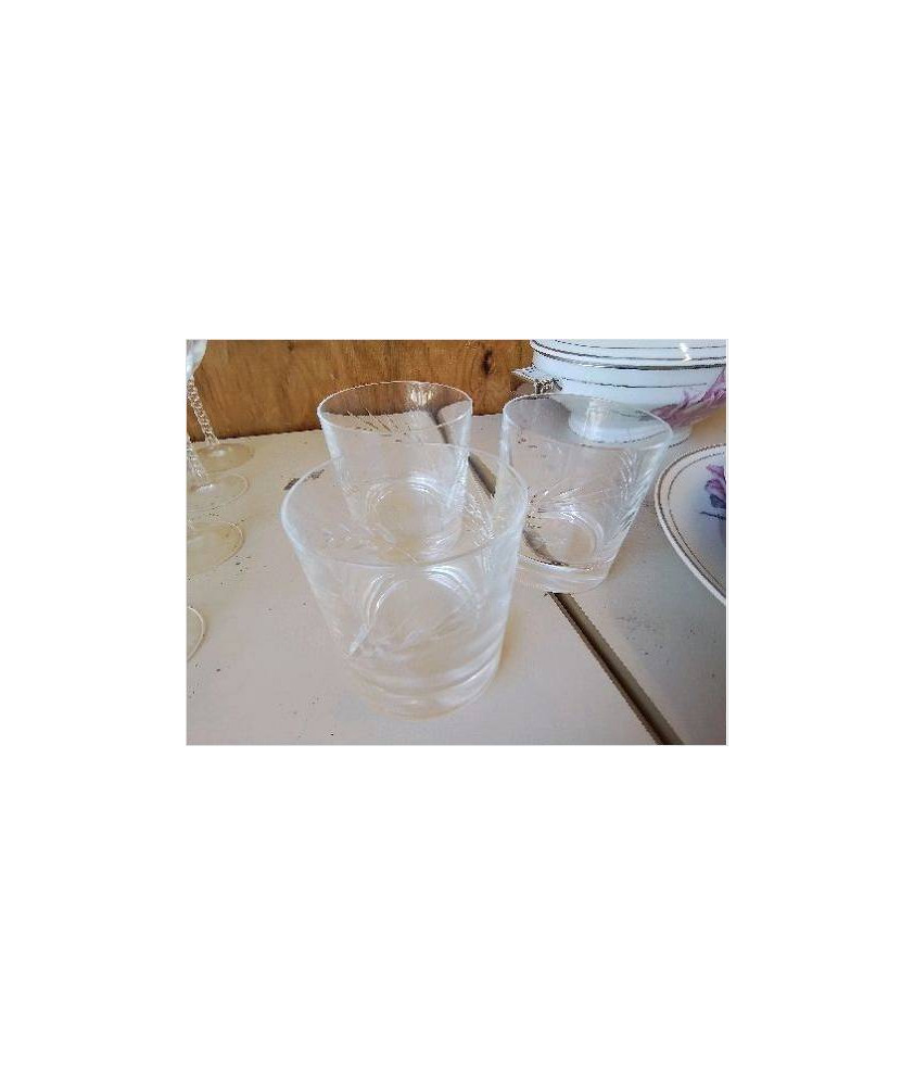 LOT DE 3 VERRES A WHISKY MOTIF EPIS EN CRISTAL 