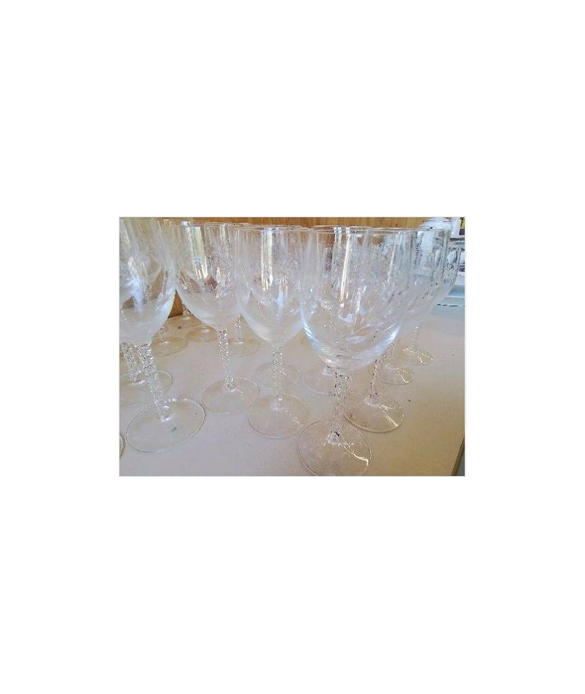 LOT DE 6 VERRES A VIN ROUGE MOTIFS EPIS EN CRISTAL 