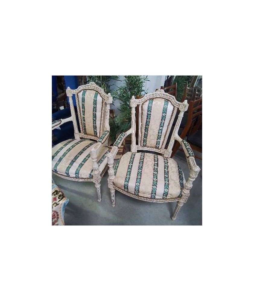 PAIRE DE FAUTEUILS STYLE LOUIS XVI