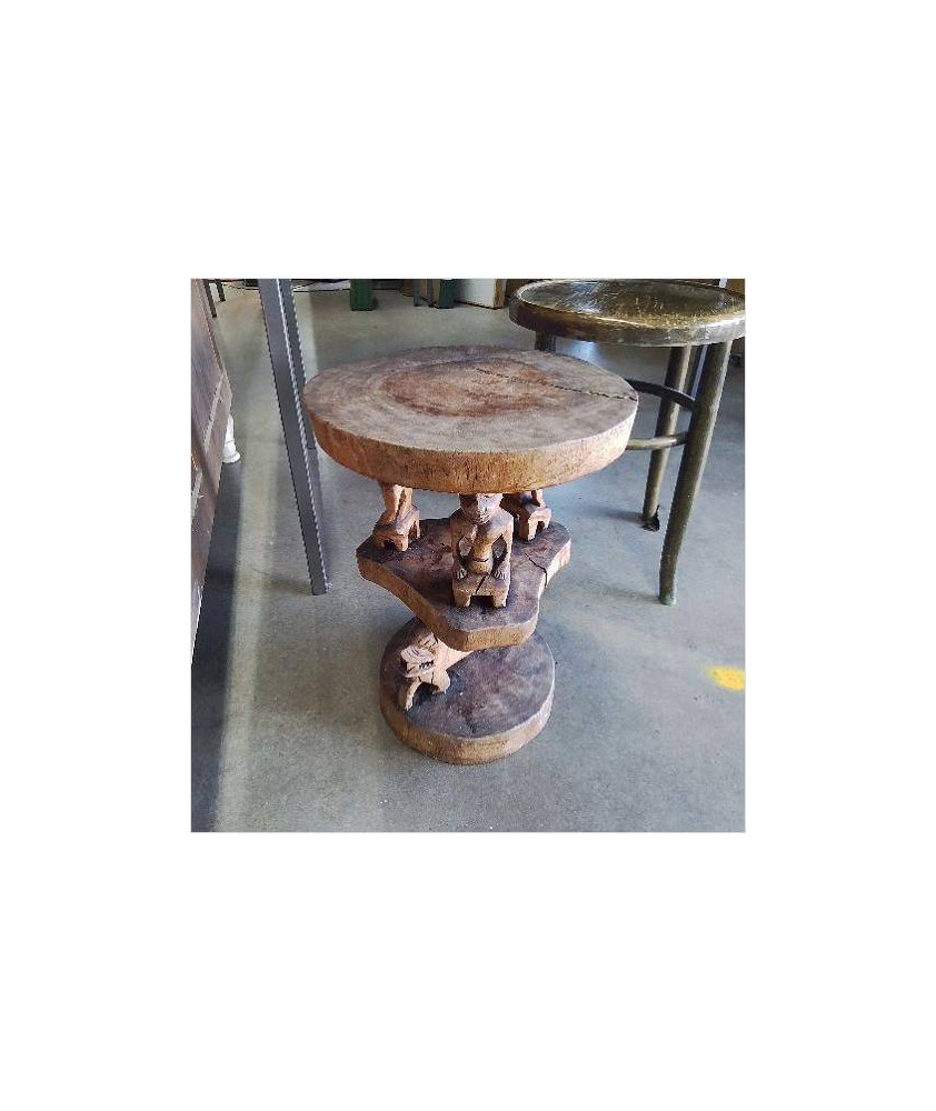 BOUT DE CANAPÉ SCULPTÉ 