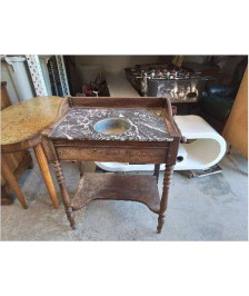TABLE DE TOILETTE 