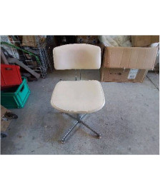 FAUTEUIL EN CUIR 