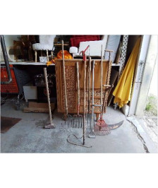 OUTILS DE JARDINAGE 
