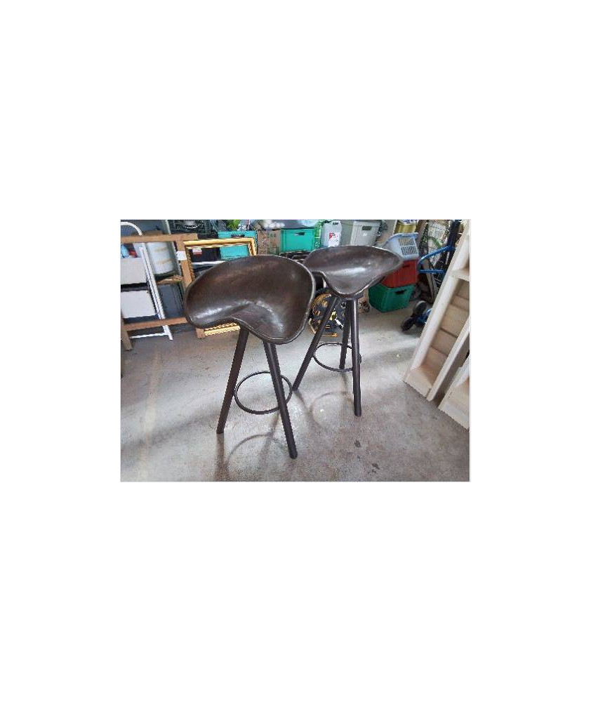 TABOURET EN FER ARTISANAL 