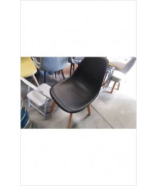 CHAISE PLASTIQUE NOIRE 