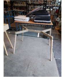 TABLE RECTANGULAIRE PIÈTEMENT COMPAS BOIS CLAIR PLATEAU VERRE 120X80X76CM