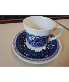 TASSE A THE AVEC SA SOUCOUPE 