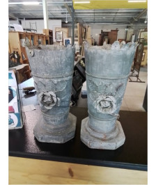 PAIRE DE VASES MÉTAL A LA ROSE 31X13,5CM