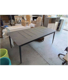 TABLE D’EXTÉRIEURE