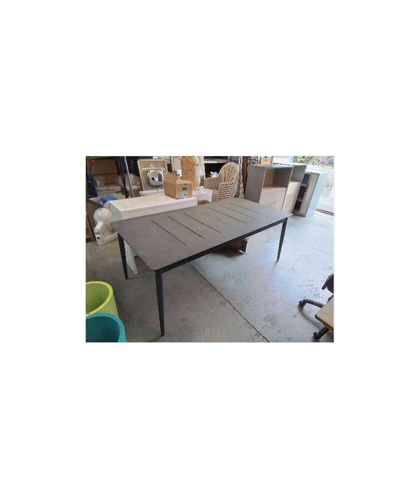 TABLE D’EXTÉRIEURE