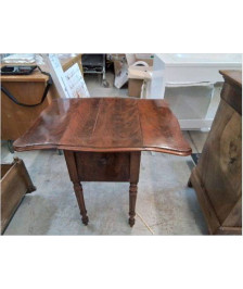 TABLE DE NUIT À RABAT