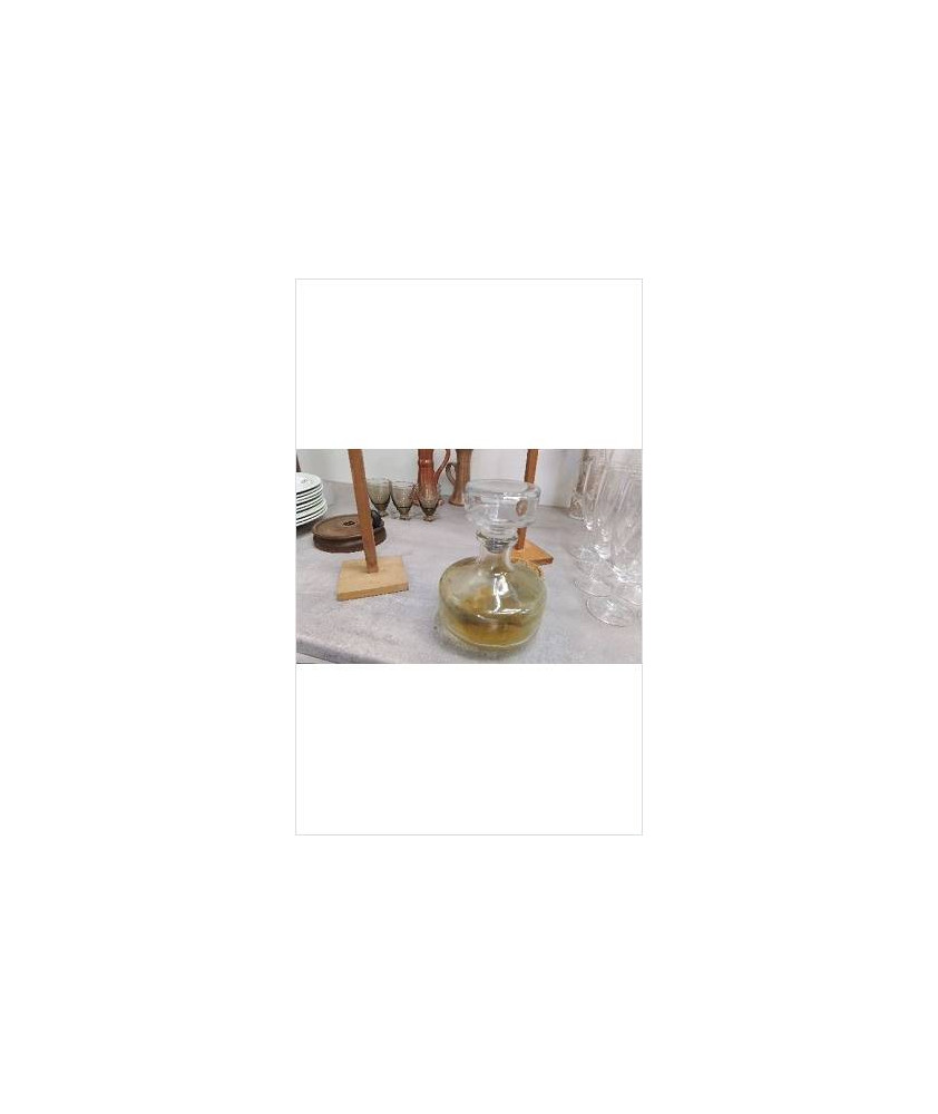 CARAFE VERRE PM ( A NETTOYER)