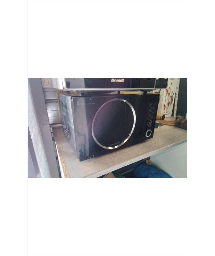 MICRO ONDES DAEWOO NOIR