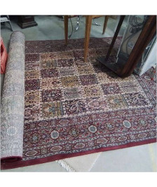 GRAND TAPIS ROUGE A MOTIFS