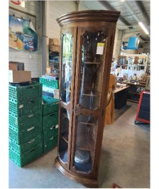 VITRINE D’ANGLE BOIS MOULURÉ 2 PORTES