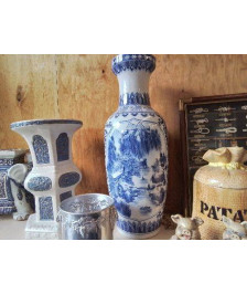GRAND VASE EN PORCELAINE 