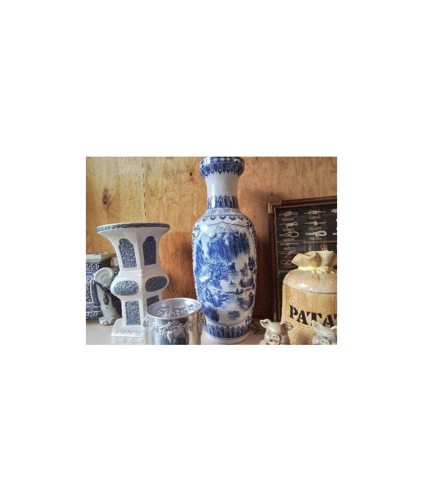 GRAND VASE EN PORCELAINE 