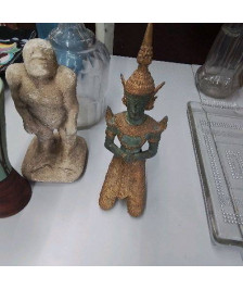 STATUETTE 