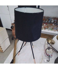 LAMPE A POSER TRIPODE