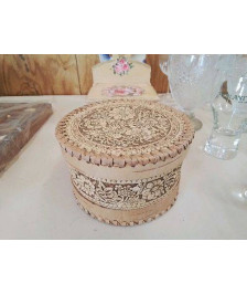 BOITE AVEC MOTIF FLORALE 