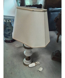 LAMPE CÉRAMIQUE ET MÉTAL DORÉ AJ ECRU LISERÉ DORÉ 