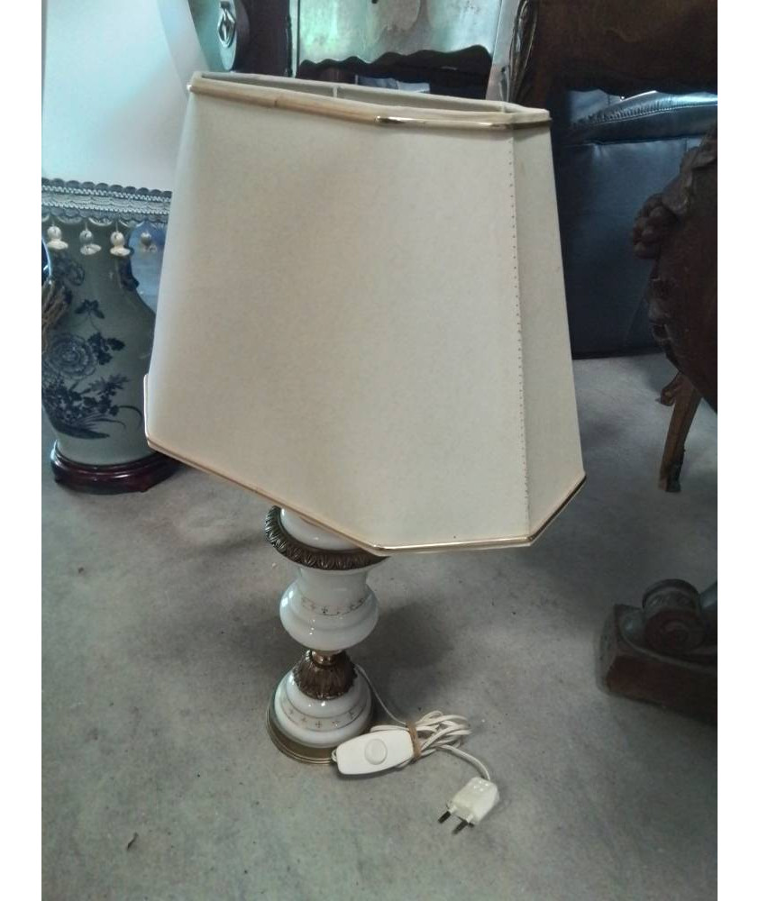 LAMPE CÉRAMIQUE ET MÉTAL DORÉ AJ ECRU LISERÉ DORÉ 