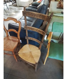 CHAISE DE NOURRICE BOIS PAILLÉ DOSSIER GRAVÉ AUX FEUILLES 