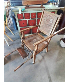 FAUTEUIL A PORTEUR BOIS ASSISE ET DOSSIER CANNÉ LIT ET FAUTEUILS MÉCANIQUES DUPONT 10 R HAUTEFEUILLE
