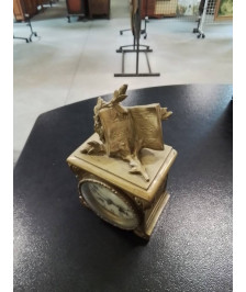 PENDULE DE CHEMINÉE RÉGULE DORÉ EN L\'ÉTAT 